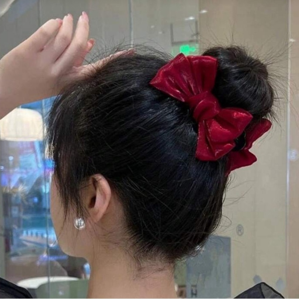 Elegant Red Hair Bow clamp
